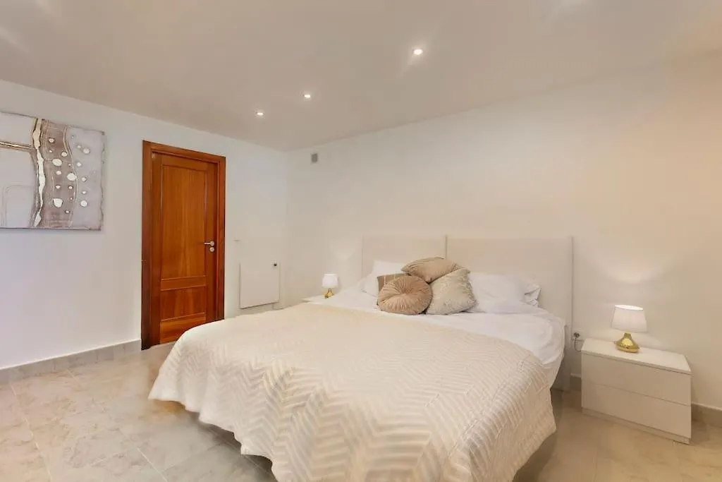 Luxury 6 Bedroom Villa, Marbella 0*,  Spain