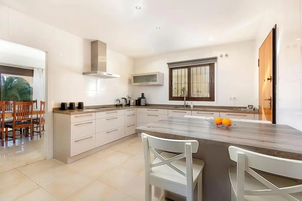 Luxury 6 Bedroom Villa, Marbella Villa