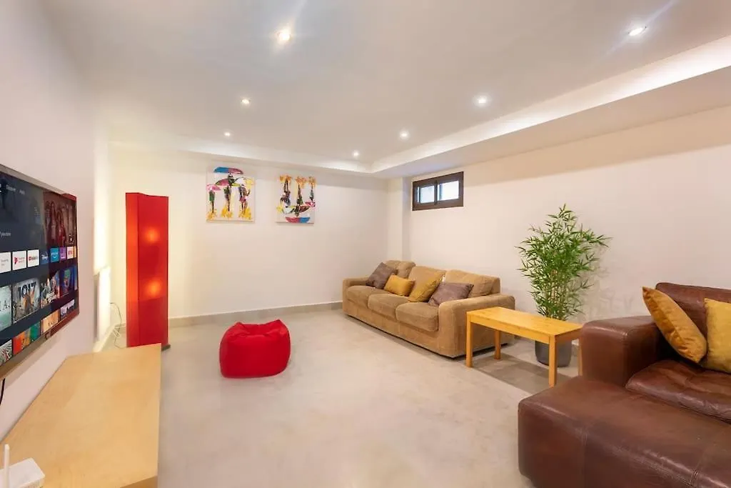 Luxury 6 Bedroom Villa, Marbella 0*,